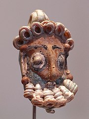 Escultura cefaloforme (con forma de cabeza) procedente de Cartago.