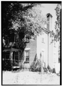 Historic American Buildings Survey, Thomas T. Waterman, Photographer July, 1940 DETAIL OF SOUTHEAST CORNER. - Freeman House, 200 East Broad Street, Murfreesboro, Hertford County, HABS NC,46-MURF,4-2.tif