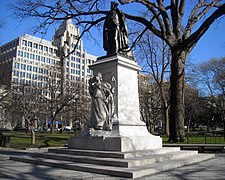 Statue au Franklin Square.