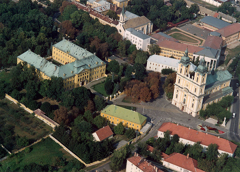 Datei:Kalocsa - Archiepiscopal palace.jpg