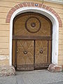 Dveře domu č. 112 na náměstí ve Chvalšinách