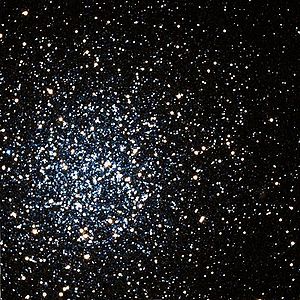 허블 우주 망원경으로 본 NGC 2419