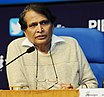 Министр торговли и промышленности Союза Шри Суреш Прабхакар Прабху проводит пресс-конференцию, посвященную 3-му заседанию Совета по развитию и продвижению торговли, в Нью-Дели 8 января 2018 года.
