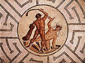 Mosaïque romaine de Rhétie représentant le labyrinthe, Thésée et le Minotaure