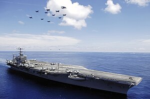 USS Abraham Lincoln v Jihočínském moři v roce 2006