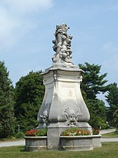 Statue subsistante de nos jours.