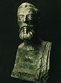 Monument dedicated to Jean Aicard, Toulon (detail of the bronze bust, 1931).