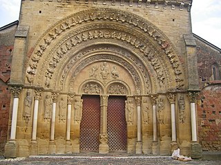Portail de l'église Sainte-Foy de Morlaàs