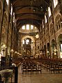 Interior da igreja de Santo Agostinho mostrando as colunas de ferro fundido e o teto de ferro moldado