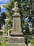 Monument à Maxime Lalanne.