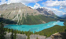 Pemandangan Tasik Peyto di Taman Negara Banff seperti yang dilihat dari Lebuh Raya Icefields