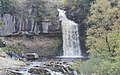 Thornton Force, una cascata di 14 metri sul fiume Twiss. Lo strato di calcare carbonifero appare chiaramente visibile