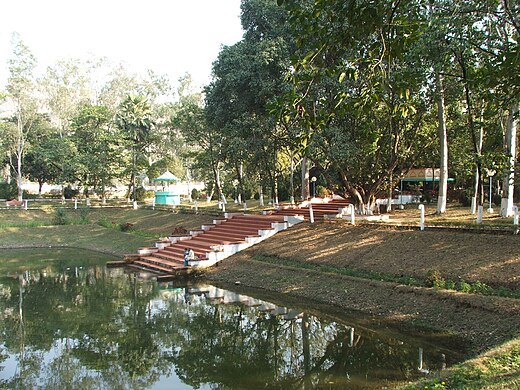 Vihara Veluvana (Skt: Venuvana) di Rajgir (Rajagaha), Bihar India. Diyakini sebagai tempat yang penah dikungjungi oleh Buddha Gotama. Foto: wikipedia.org