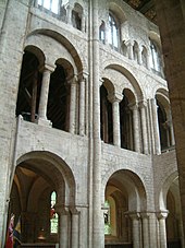 Внутренний вид Нормандской аркады в три яруса