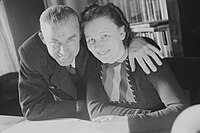Božena Vicherková se svým manželem Aloisem Vicherkem před jeho emigrací z protektorátu (před 15. lednem 1940)