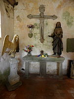 Lutrin, Christ et statue classés.