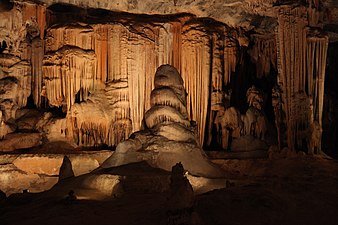 Stalaktiter och stalagmiter i Cangogrottorna