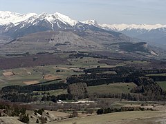 La route et le voisinage du col côté Écrins.