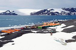 בסיס המחקר הברזילאי "רב החובל פראז" באנטארקטיקה