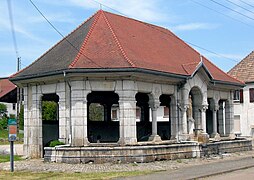 Le lavoir couvert.