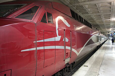 Une rame TGV PBA, en gare de Lille-Europe (2015).