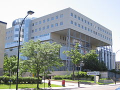 Juin 2010 Le nouveau pavillon de l'École des hautes études commerciales de Montréal sur le chemin de la Côte-Sainte-Catherine