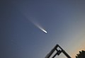 Sao chổi C/2020 F3 trên Thung lũng Antelope, California, ngày 10 tháng 7 năm 2020 lúc 4:30 sáng.