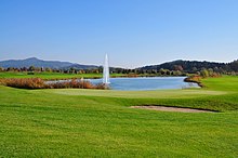 Fountain pond at Seltenheim Golf Course Klagenfurt-Seltenheim, Austria. Klagenfurt Seltenheim Golfplatz Klagenfurt-Seltenheim 18102008 82.jpg