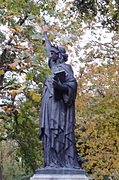 Le modèle à Paris (jardin du Luxembourg).