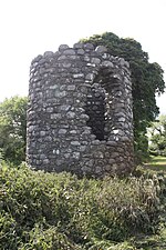 Maghera Round Tower, May 2011 (02).JPG
