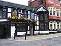 Bolton'da 1251den kalma eski bir pub: Ye Olde Man & Scythe