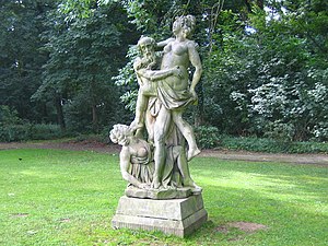 English: Statue “The Rape of Persephone” in Ve...