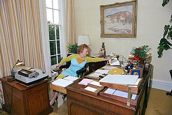 Rose Mary Woods (1917-2005), Richard Nixon's s...