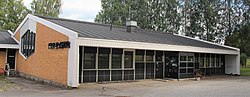 Varpaisjärven kirjasto palvelee Varpaisjärven koulun naapurustossa.