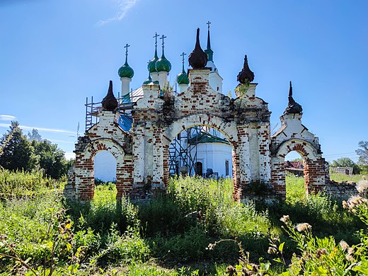 368. Восточные ворота усадьбы Сумароковых, Красное, Нерехтский район Автор — Vladicus44