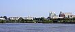 2009-08-17 Вид на центр города Трентон в Нью-Джерси и устье Ассанпинк-Крик через реку Делавэр в Моррисвилле, штат Пенсильвания. Jpg