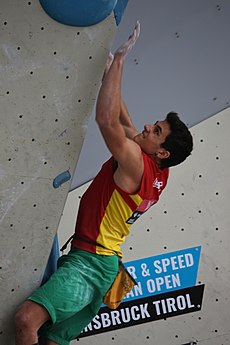 Alberto Ginés López na EPJ 2019 v boulderingu v Insbrucku