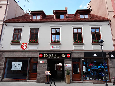 Nr.27, main elevation and entrance to the backyard