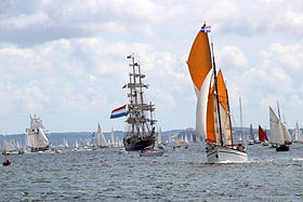 Sortie en rade lors des Tonnerres de Brest 2012.