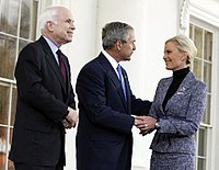 5 березня 2008-го президент Буш зустрівся з подружжям Маккейнів та підтримав його кандидатуру