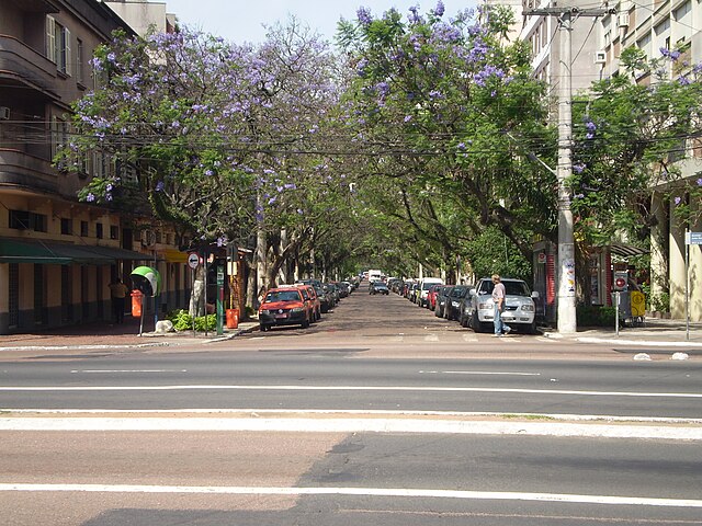 A Rua da República.