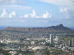 Honolulu s Diamond Head v pozadí