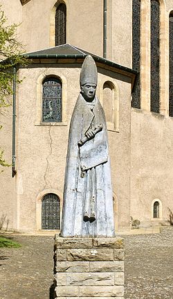 Статуя Эхтернаха willibrord.jpg
