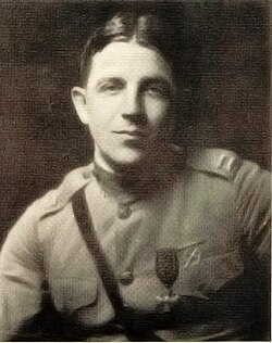 Stallings c. 1918. Note the Croix de Guerre.