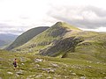 Der Lurg Mhòr vom westlich liegenden Bidein a’ Choire Sheasgaich gesehen, im Vordergrund der breite Verbindungssattel