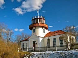 Tarton vanha tähtitorni huhtikuussa 2012.