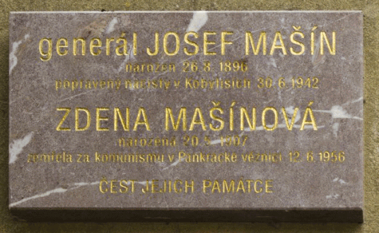 Pamětní deska v Poděbradech na Jiřího náměstí
