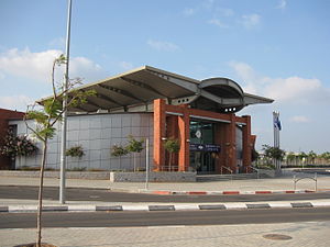Petah Tikva Kiryat Arye Railway Station002.jpg
