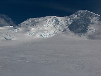 Blick vom Wörner Gap auf den Presian Ridge (rechts: Mount Friesland)