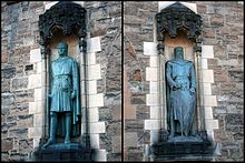 Statues of Robert the Bruce by Thomas Clapperton and William Wallace by Alexander Carrick were added to the Gatehouse entrance in 1929 RobertBruceAndWilliamWallace.jpg